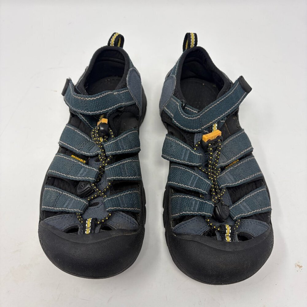 Keen blue shoes 3 water hiking gorpcore Newport